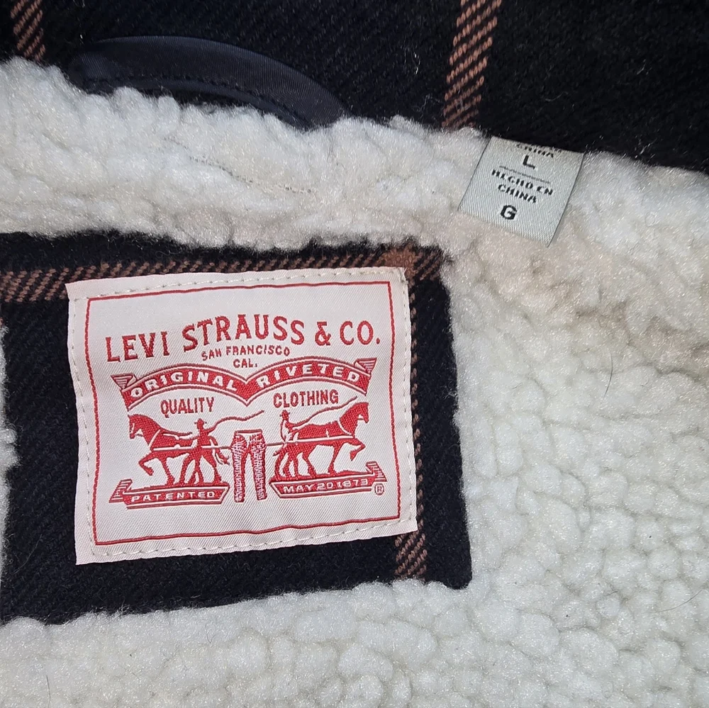 Levi's Black and‎ Pink Plaid Utility Shacket Trucker Jacket Sherpa Lined